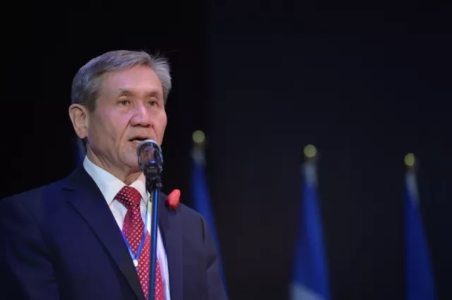 Н.Энхбаяр "Сахал" Д.Эрдэнэбилэгийг "рекетэлж" байсан уу?