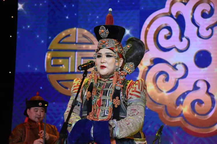 "Донж төгөлдөр" тоглолт боллоо