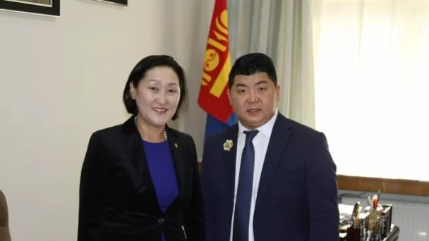 Жүжигчин Б.Баттөмөр “Алтан гадас” одонгоор шагнагдлаа