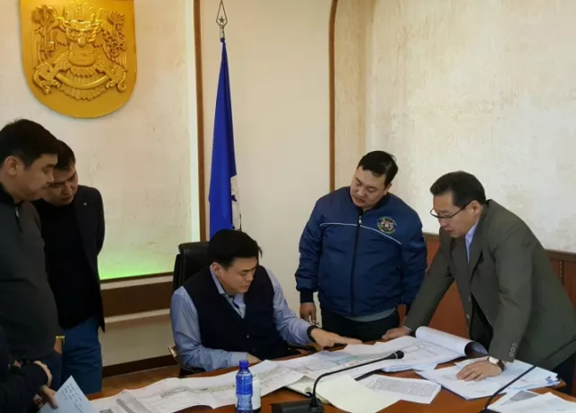С.Амарсайхан нийслэлийн бүх дүүрэгт хөл бөмбөгийн талбай байгуулахыг үүрэг болголоо