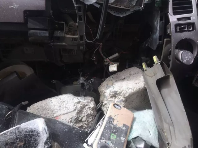 “Глобал хурд” компанийн захиалгаар баригдаж байгаа барилга дээрээс блок унаж, хүн гэмтжээ