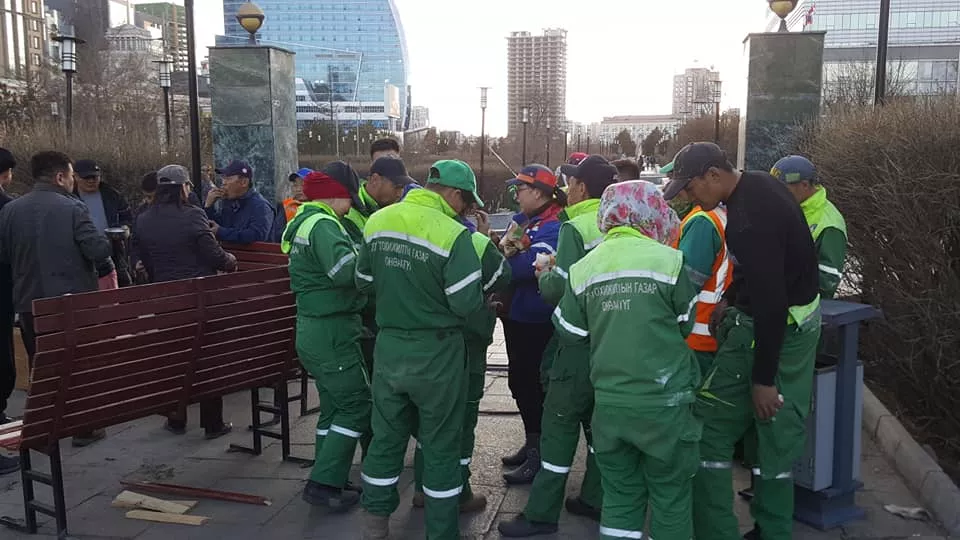 Хотын захирагч тохижилтын ажилтнуудад талархаж байгаагаа илэрхийлэв