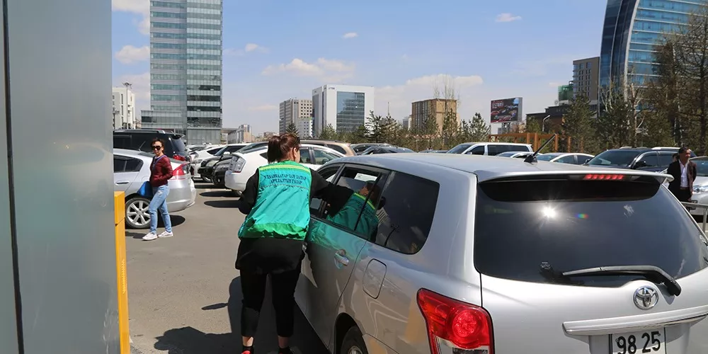 Сүхбаатарын талбайн авто зогсоол нийслэлийн өмчид ирж, орлогоо хотод төвлөрүүлнэ