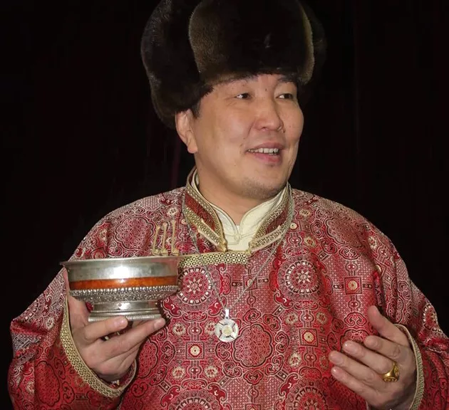 “Босоо Хөх Монгол”-ынхон олигархиудаас шантрахгүй гэдгээ дахин илэрхийлэв