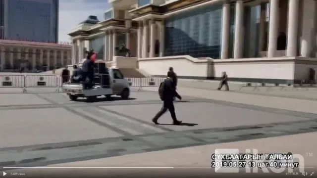 Төв талбай дээр автомашинтай давхисан иргэнд долоо хоног баривчлах шийтгэл оногдуулжээ