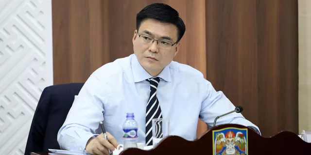 Хотын Захирагч нэр төрөө сэргээлгэхээр хуулийн байгууллагад хандлаа