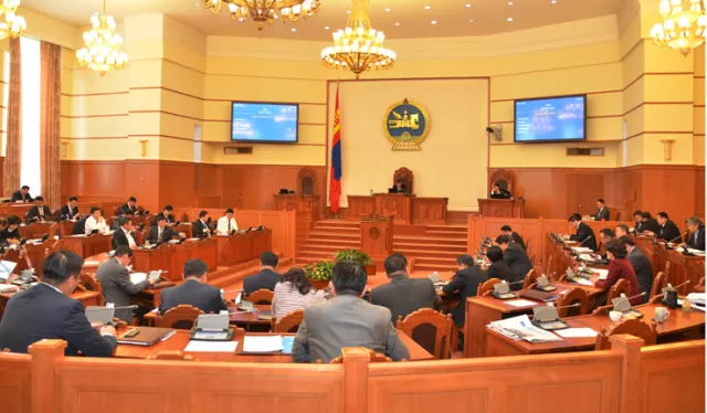 Төрийн ордны дэг журам сайжраагүй байна
