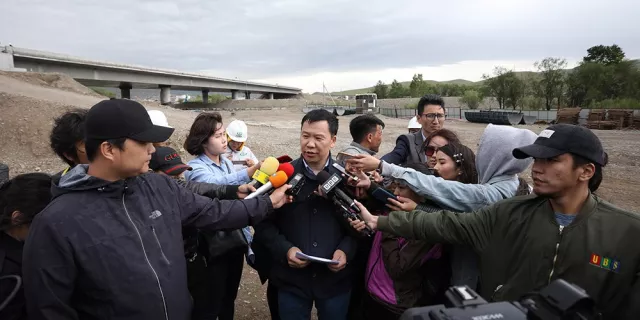 Нийслэлийн дэд бүтцийн салбарт хийгдэж буй бүтээн байгуулалтын ажлуудыг түргэвчлэхийг үүрэг болгов