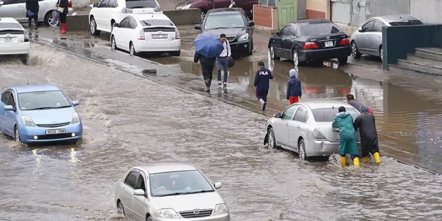Үер усны гамшгаас сэргийлэхийг анхааруулж байна
