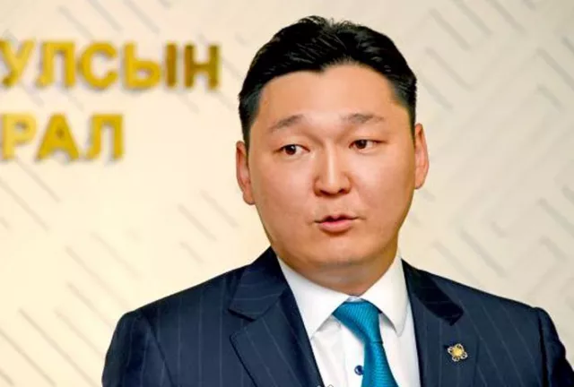 Б.Банзрагч гэгч нь  Г.Тэмүүлэнгийн захиалгаар  Асашёорюү Д.Дагвадорж  руу дайрав уу