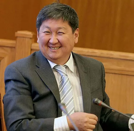 Лиценз зарсан нөхөр засагт чинь байна, Ерөнхий сайд аа?