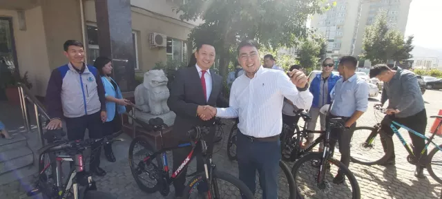 УНАДАГ ДУГУЙТАЙ ХАМТ ОЛОН