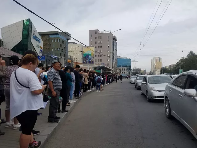 Хөгждөггүй нийтийн тээвэрт нь "багтахаа болилоо"