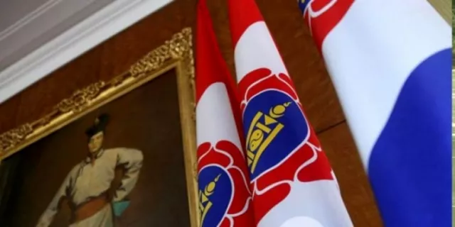  	 		 МАН-ын 12 дарга “…УИХ-ыг тараая” гэж хуралджээ