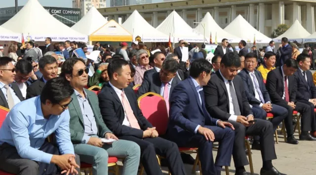 УУЛ УУРХАЙ, ХҮНД ҮЙЛДВЭРИЙН САЛБАРЫН “НЭЭЛТТЭЙ ӨДӨРЛӨГ” ӨНӨӨДӨР НЭЭЛТЭЭ ХИЙЛЭЭ