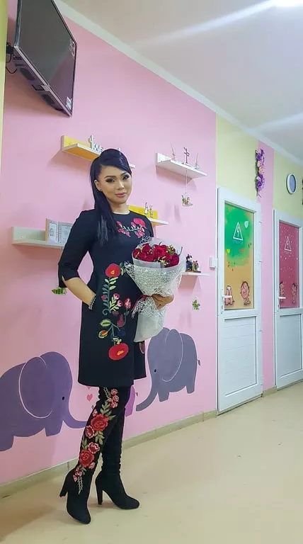 МҮОНТ-н нэвтрүүлэгч Д.Одзаяа, АБИКО ХХК  ээлжит  ЭХ ҮРСИЙН ӨРӨӨ-гөө тохижууллаа 