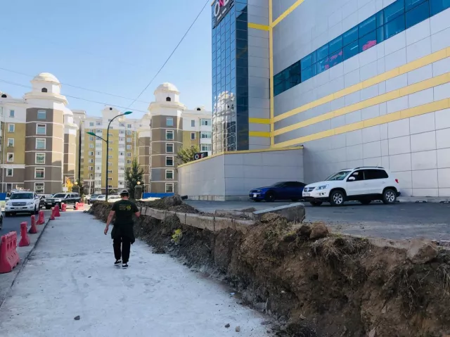 “Home plaza”компанийн хөрөнгө оруулагч М.Энх-Амгалан:   HOME PLAZA Ц.САНДУЙД ОГТ ХАМААГҮЙ. 
