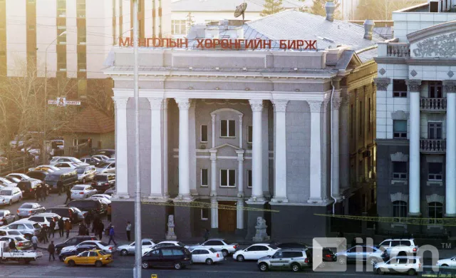 Цэнхэр тасалбарын эрэлд мордсон иргэдийн цуваа нэмэгджээ
