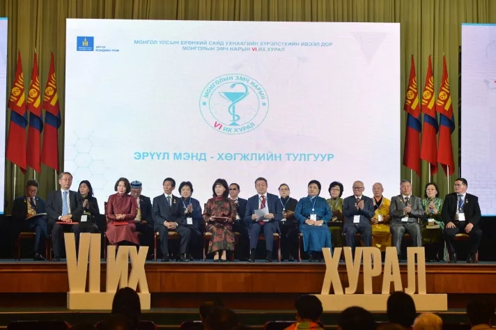 У.Хүрэлсүх: Иргэдээ өвдсөнийх нь дараа биш, өвдөхөөс нь урьдчилан сэргийлэхийн төлөө хамтран зүтгэнэ