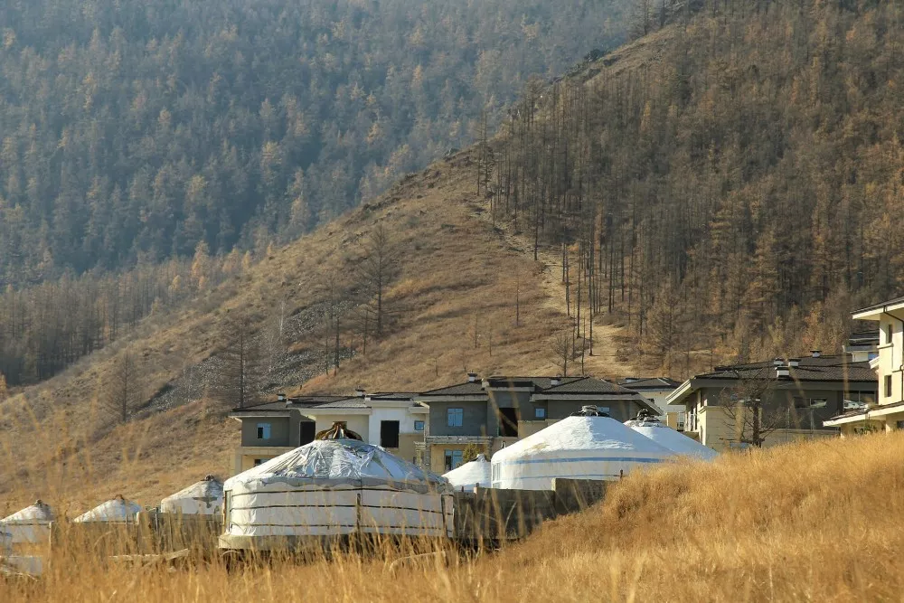 БОГДХАН УУЛАНД 40 ГА ГАЗАР ЭЗЭМШДЭГ ТУС КОМПАНИ АЛХАГЧДАД ЗОРИУЛЖ БАРИХ АРИУН ЦЭВРИЙН БАЙГУУЛАМЖИЙН АЖЛЫГ ГАЦААЖ БАЙНА
