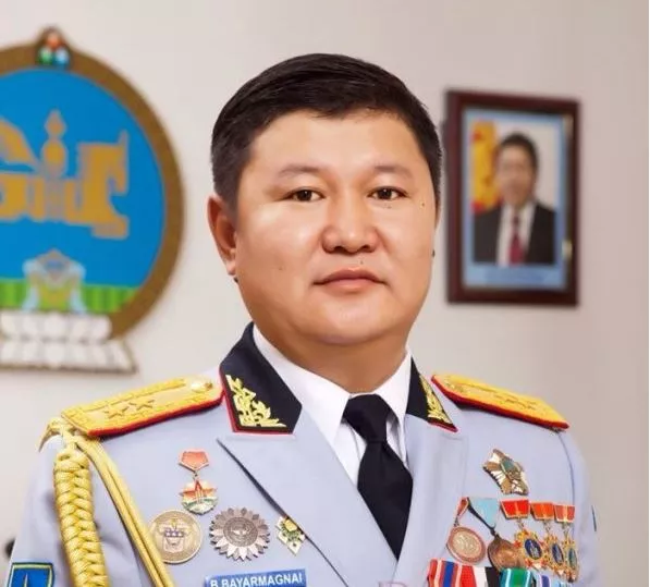 Генерал Б.Баярмагнай гэнэт яагаад фронтоо орхиж явах болов