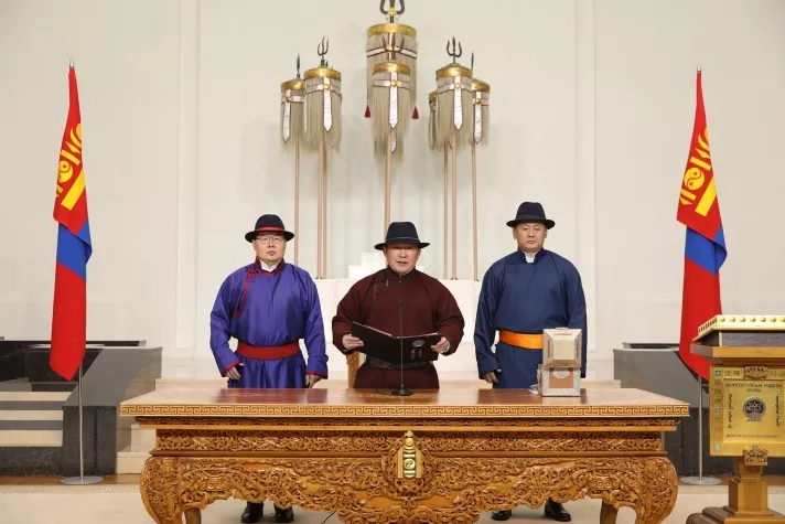 Үндсэн хуульд оруулсан нэмэлт, өөрчлөлтийн уг эхийг Монгол Улсын Ерөнхийлөгч Х.Баттулга ёсчлон баталгаажууллаа