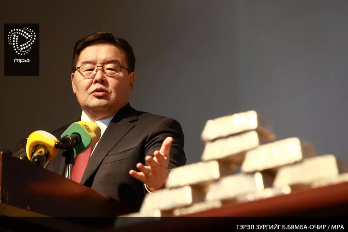 Салхитын мөнгөний ордны 50 кг цагаан мөнгийг Эрдэнэсийн санд тушаалаа