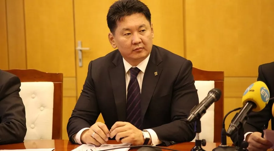 У.Хүрэлсүх: Намд мөнгө хандивлаж, улс төрийн ашиг хонжоо хардаг байдлыг зогсооно