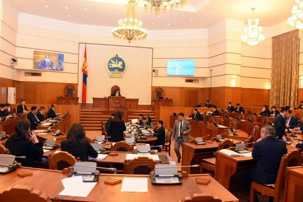 Тэтгэврийн зээлгүй иргэдэд нэг сая төгрөг бэлнээр олгох саналыг УИХ дэмжлээ