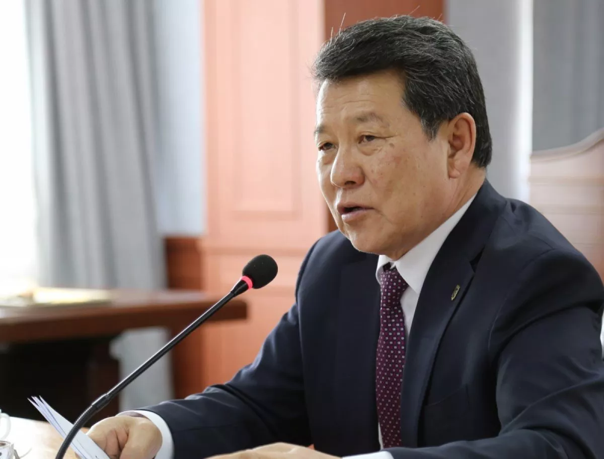 Увайгүй Ч.Улаан сайд огцор