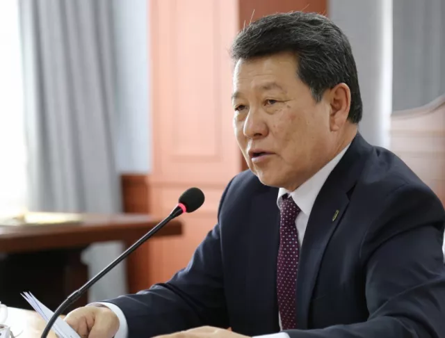 Увайгүй Ч.Улаан сайд огцор
