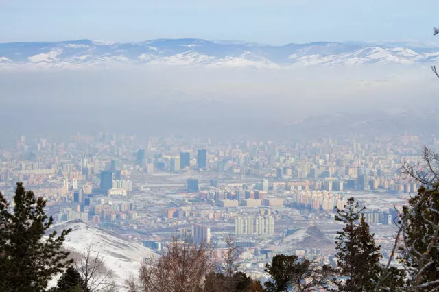 Улаанбаатарт 13 хэм хүйтэн байна