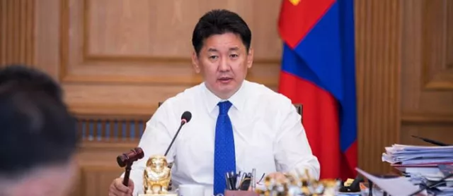 Ерөнхий сайд цагаан сараар Төрийн, нутгийн золголт хийхгүй, бөх барилдуулахгүй байх чиглэл өгчээ