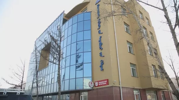 Баянзүрх дүүргийн татварын хэлтсийн даргын гэрээс 65 сая төгрөг, 10 мянган ам.доллар хураажээ