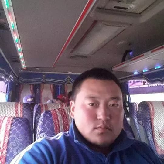 Завханы Ургамал сумын Засаг дарга Г.Гэрэлт-Од багийн даргаа зодож танхайрчээ